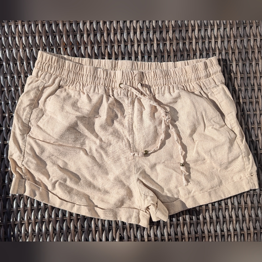 Khaki linen shorts